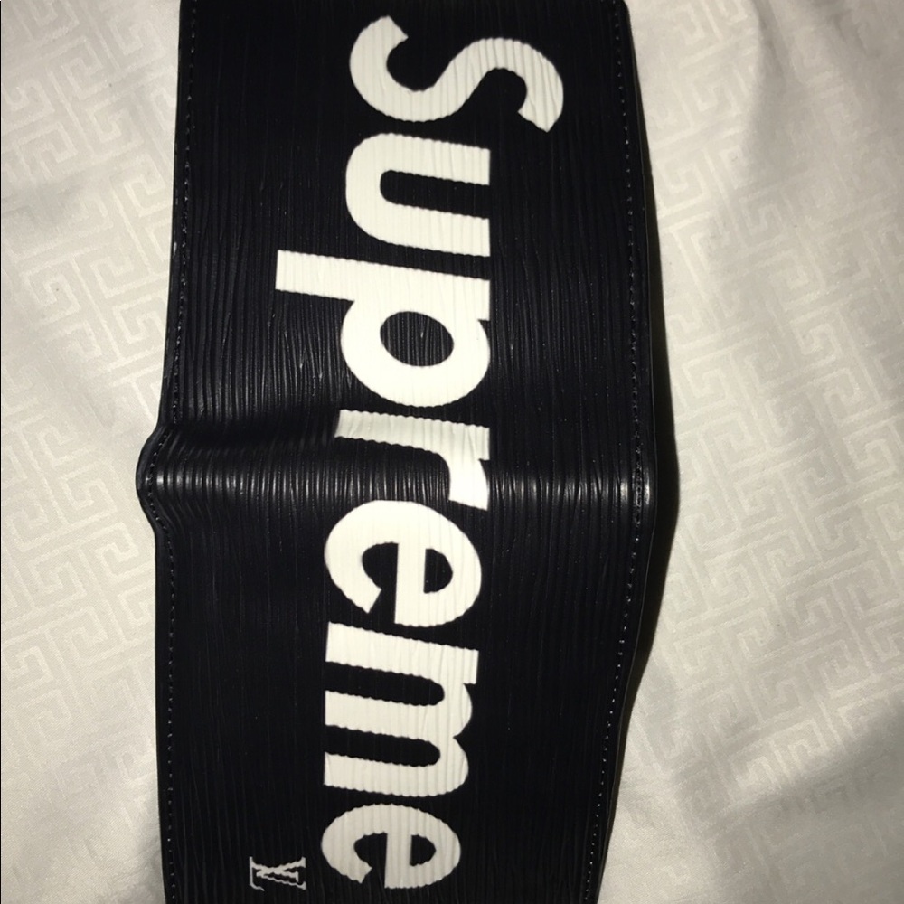Supreme wallet